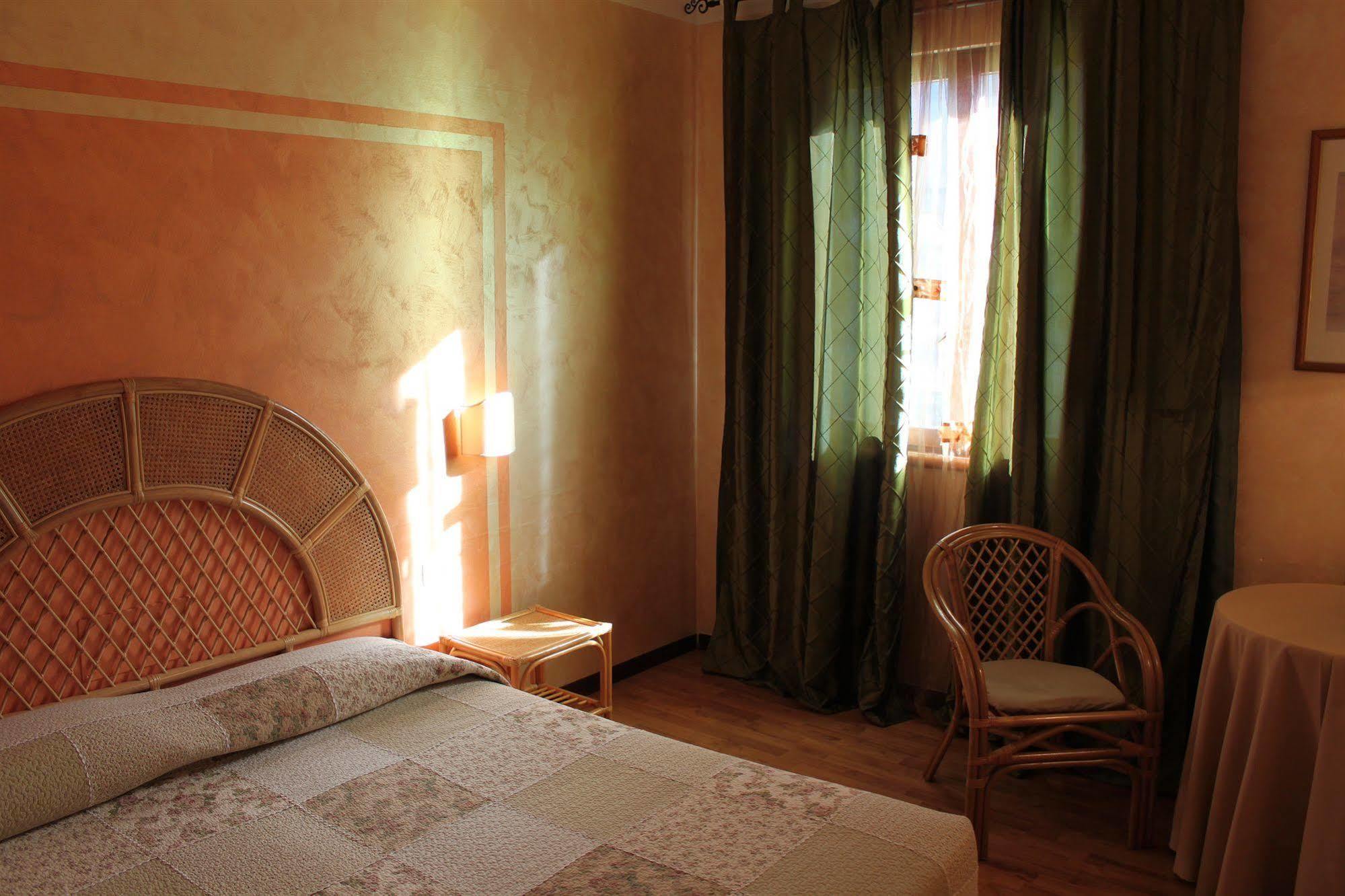 Hotel Le Pageot Aosta Dış mekan fotoğraf